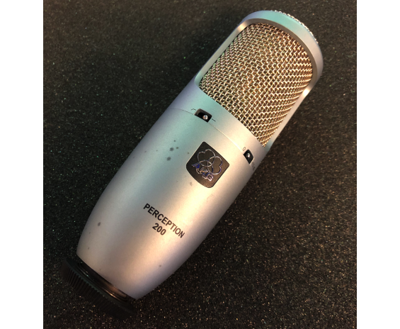 Akg Perception 200