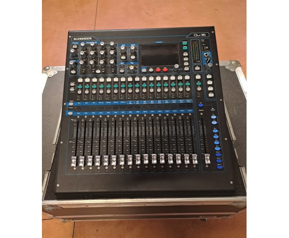 Allen & Heath QU-16 + Case