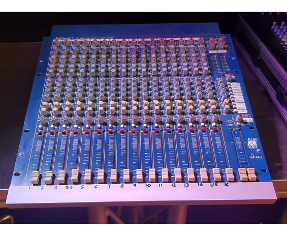 Allen  Heath wizard 16:2