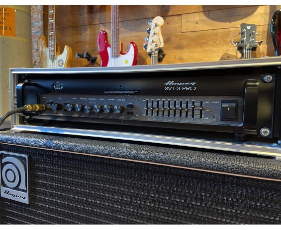 Ampeg SVT-3 PRO + Flight Case