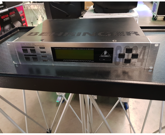 Behringer DSP 8024 Ultra-Curve Pro