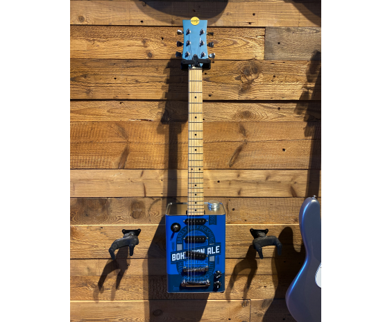 Bohemian Oil Can Guitar + Bag