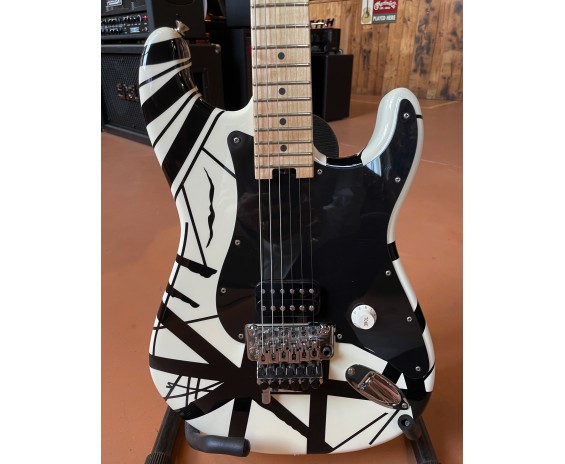 Evh Striped Series White with Black Stripes
