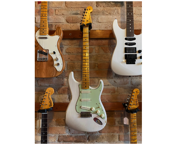 Fender 1960 Stratocaster Relic MN White Blonde