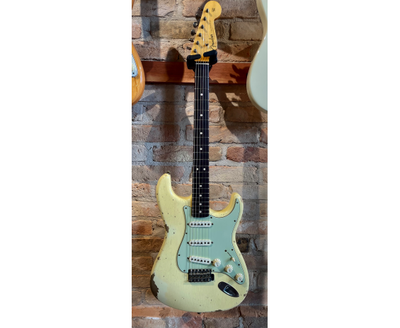 Fender Custom Shop 62 Stratocaster Heavy Relic Vintage White
