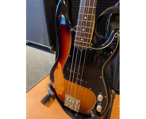 Fender Highway One Precision Bass Black