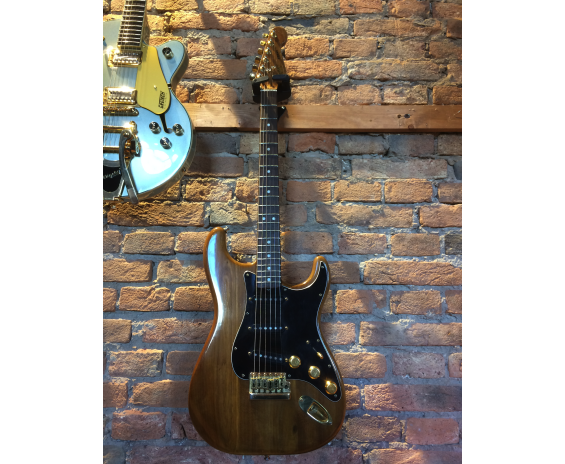 Fender The Strat Walnut  1983