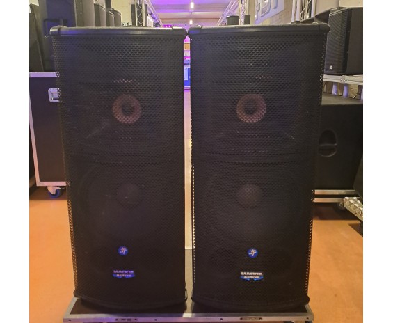 Mackie SR1530