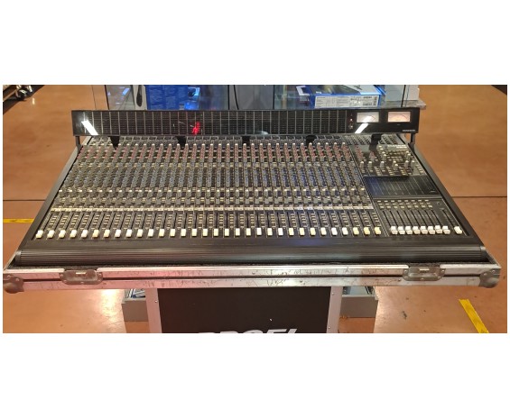 Mackie MIXER 32-8 + FLIGHT CASE