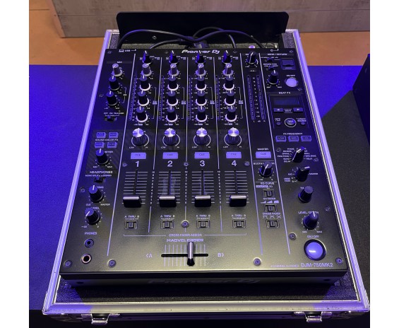 Pioneer Dj DJM-750 Mk2 + Flight Case + Decksaver