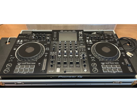 Pioneer Dj XDJ-XZ + Flight Case