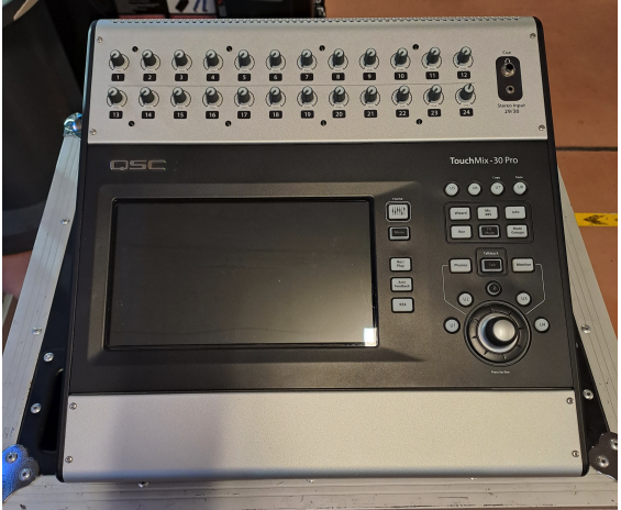 Qsc touchmix30 + bag