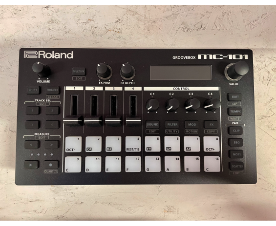 Roland MC-101 Groovebox