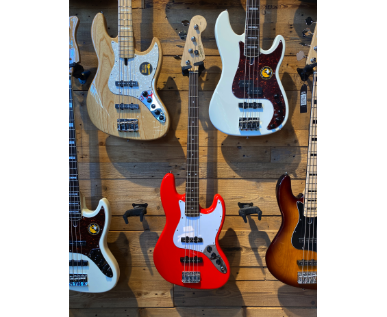 Squier Affinity Jazz Bass Race Red