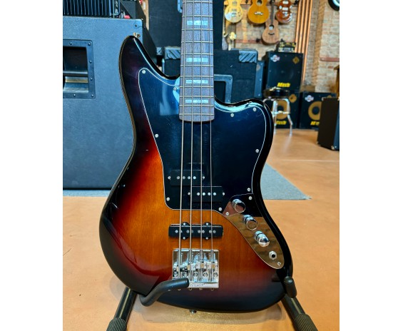 Squier Classic Vibe Jaguar Bass 3 Tone Sunburst