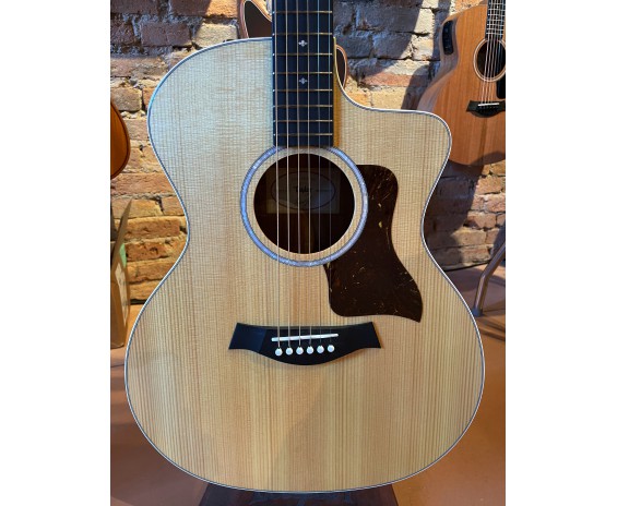 Taylor 214CE-Koa Deluxe